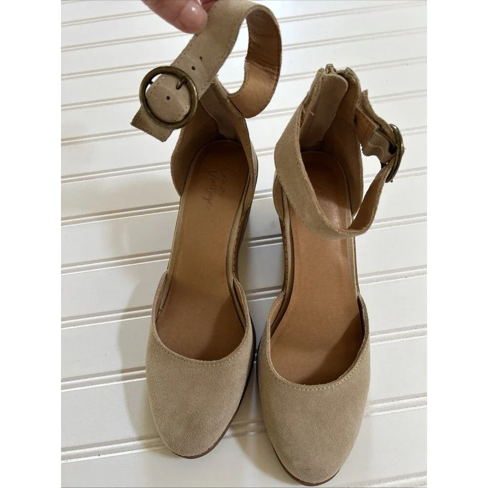 Crown Vintage Ladawen Wedge Heels Women 7M Beige Suede Strappy Buckle Pump Shoe